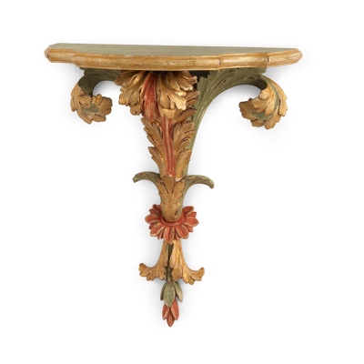 Wall bracket with acanthus leaf 
